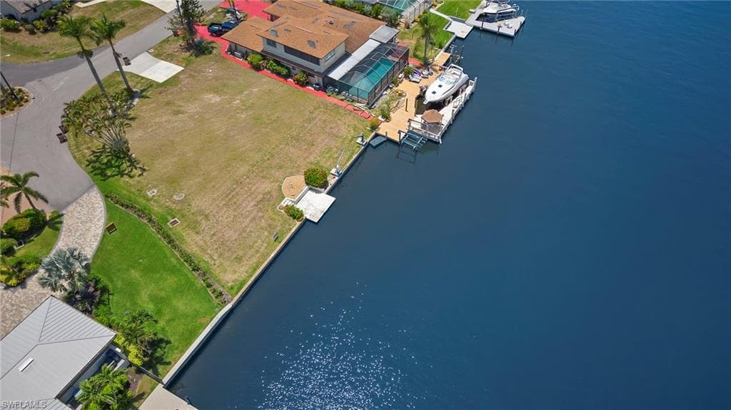 1953 SE 36th TER CAPE CORAL, FL 33904