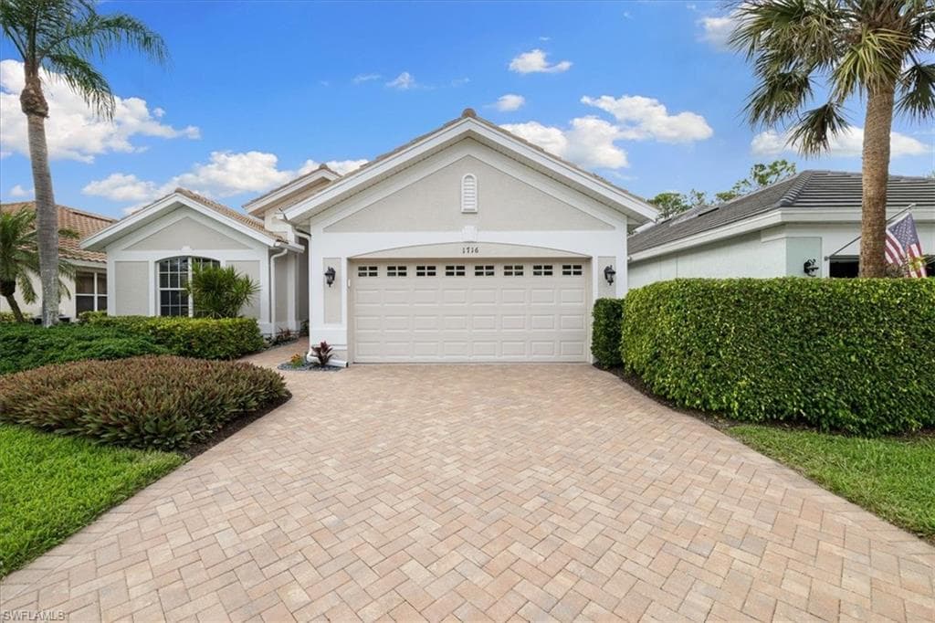 1716 Winding Oaks WAY NAPLES, FL 34109
