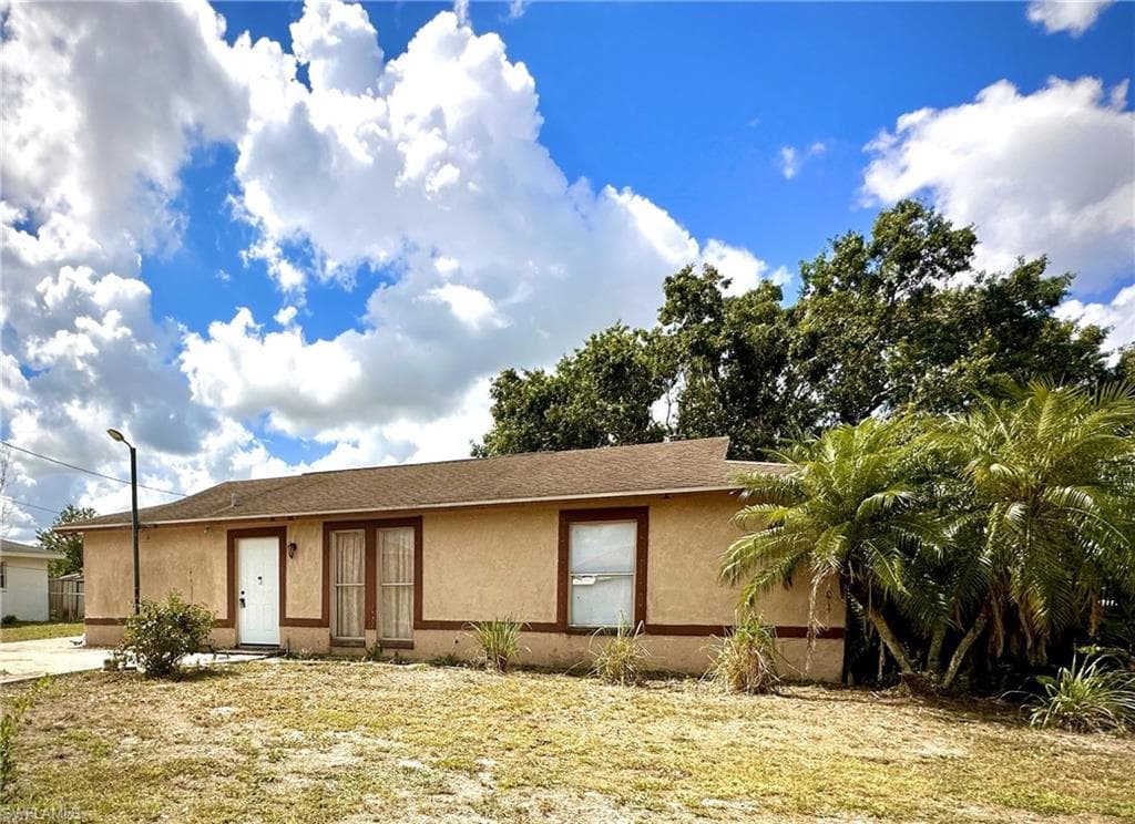 3909 16th ST SW LEHIGH ACRES, FL 33976