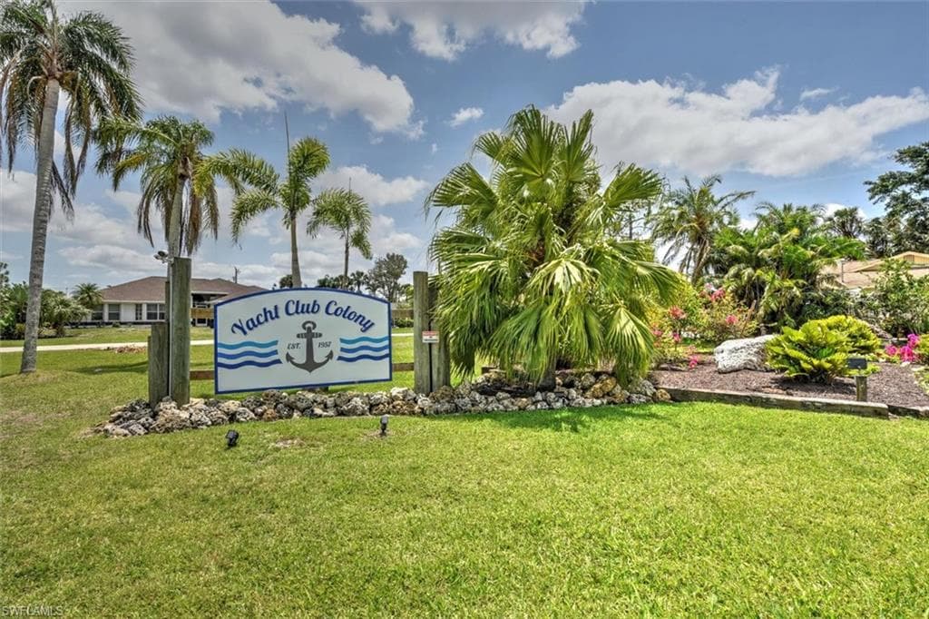 2323 Club House RD NORTH FORT MYERS, FL 33917
