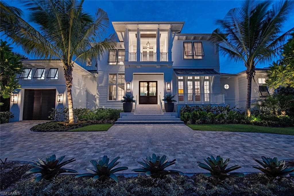 140 5th AVE S NAPLES, FL 34102