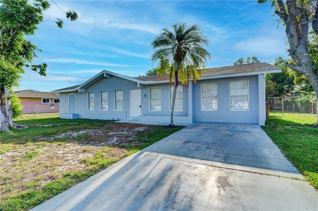 1530 Medford PL LEHIGH ACRES, FL 33936