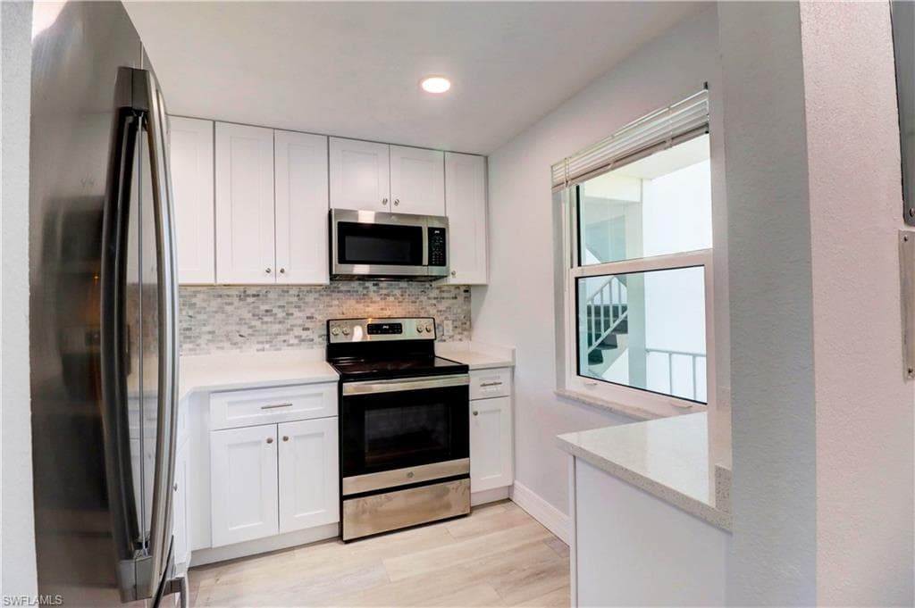 1724 Pine Valley DR 215 FORT MYERS, FL 33907