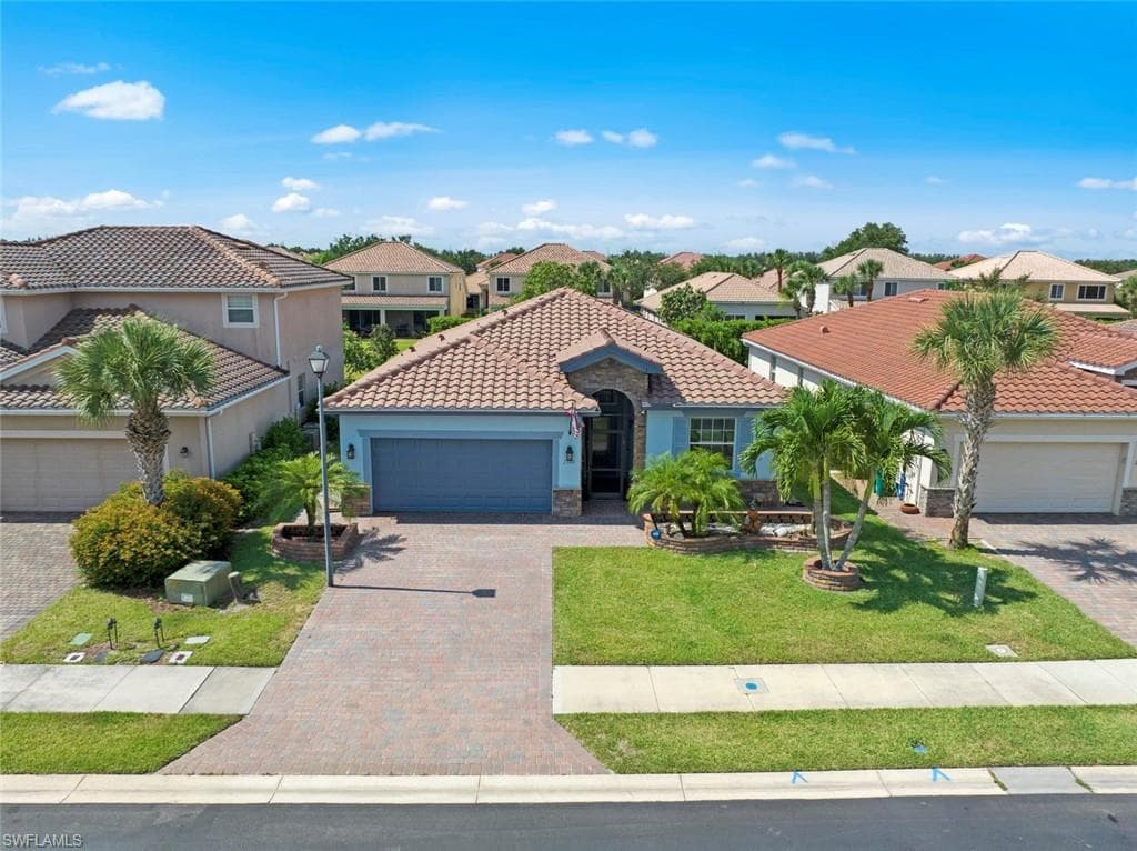 2342 Heydon CIR E NAPLES, FL 34120