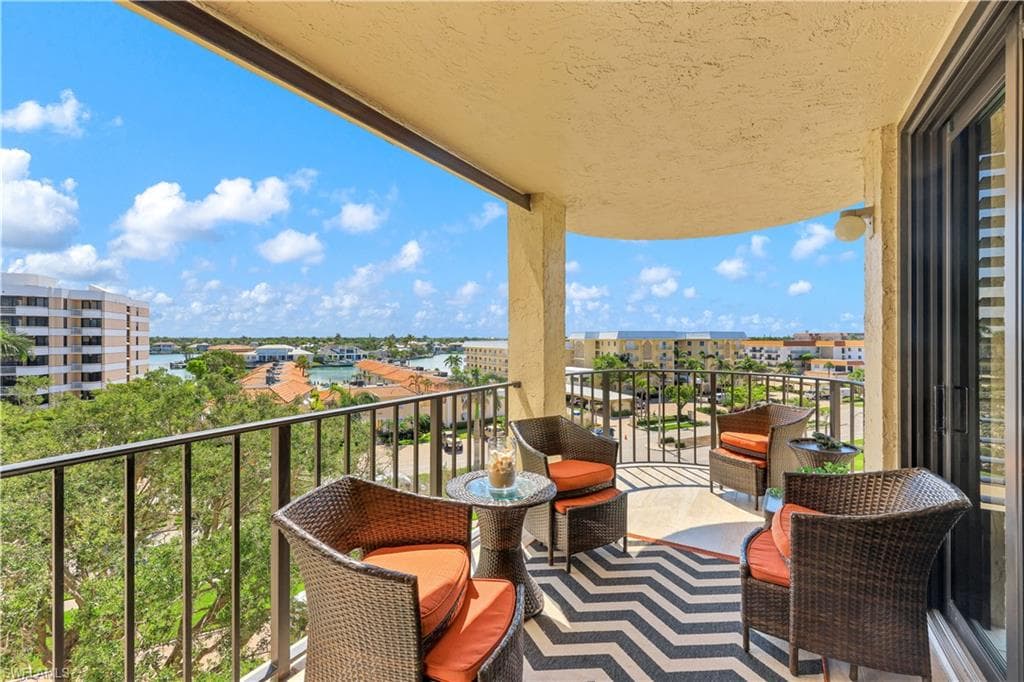 3115 Gulf Shore BLVD N 412S NAPLES, FL 34103