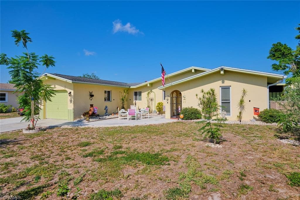 106 Starview AVE LEHIGH ACRES, FL 33936
