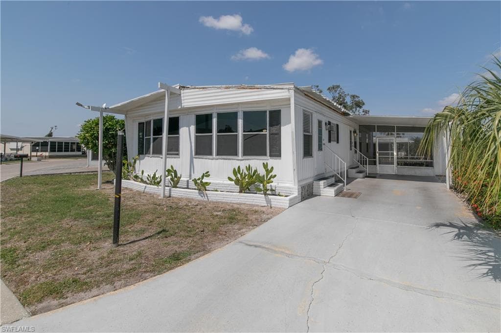 160 Nicklaus BLVD NORTH FORT MYERS, FL 33903