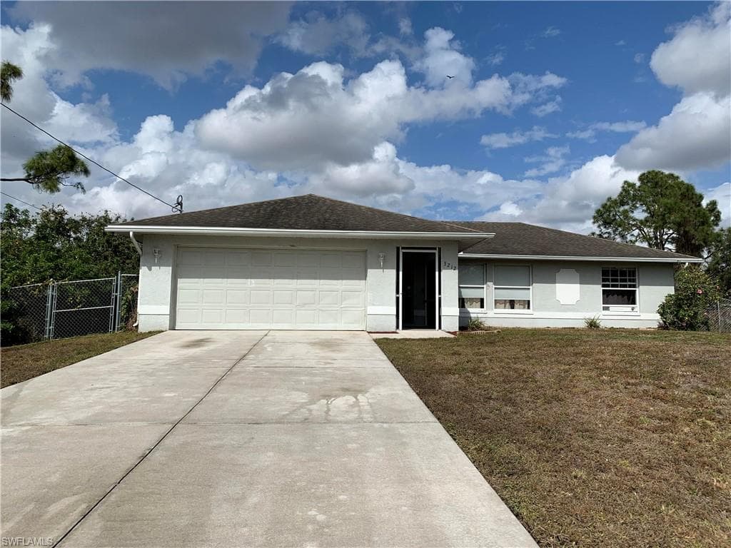 3212 42nd ST SW LEHIGH ACRES, FL 33976