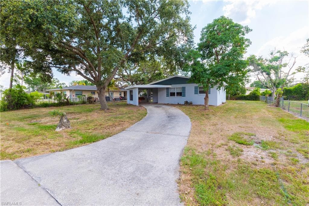 2417 Hibiscus RD FORT MYERS, FL 33905