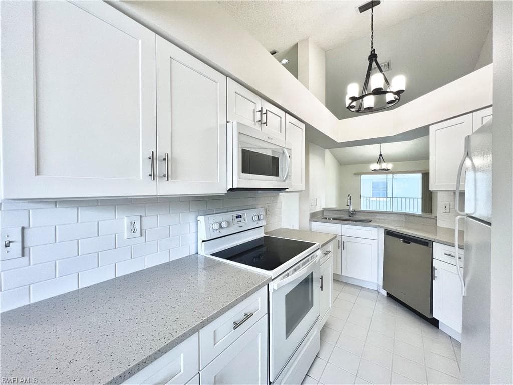 113 Wading Bird CIR W-206 NAPLES, FL 34110