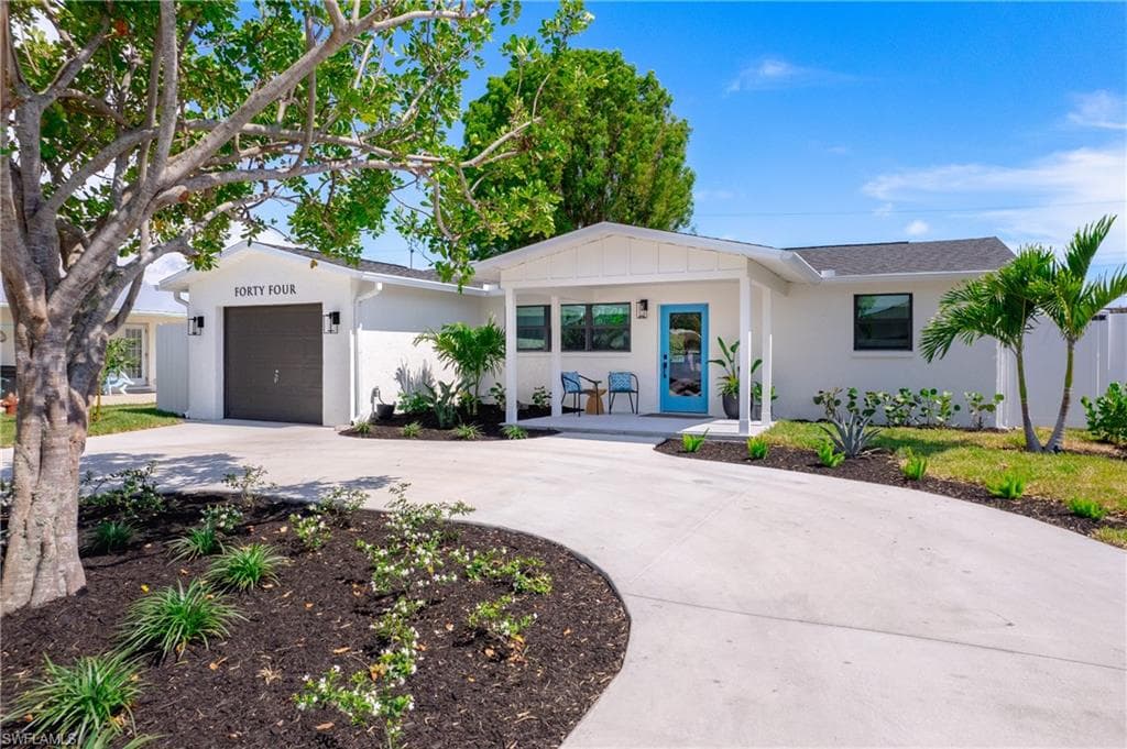 44 1st ST BONITA SPRINGS, FL 34134