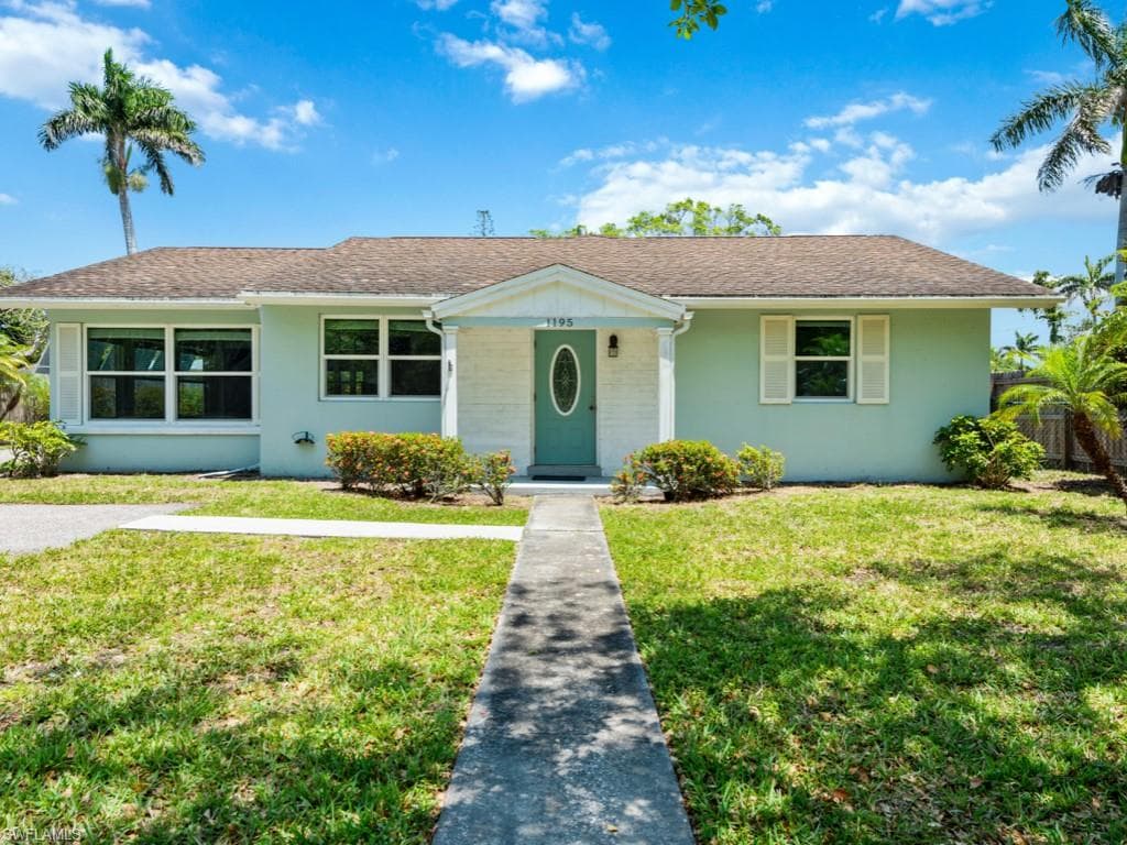 1195 8th AVE N NAPLES, FL 34102