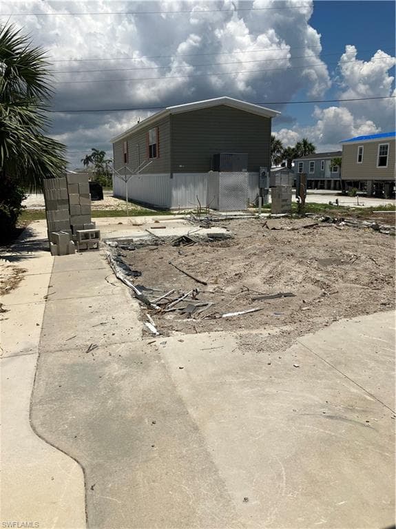 76 Emily LN FORT MYERS BEACH, FL 33931