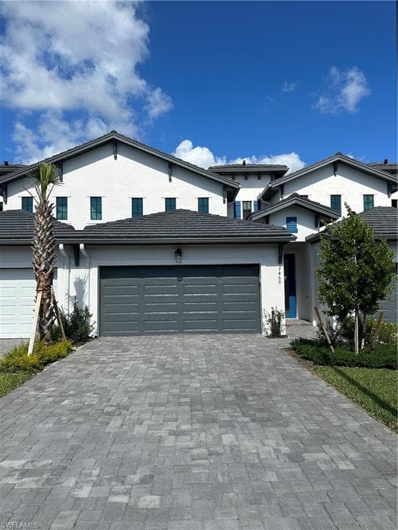 7460 Rockefeller DR NAPLES, FL 34119