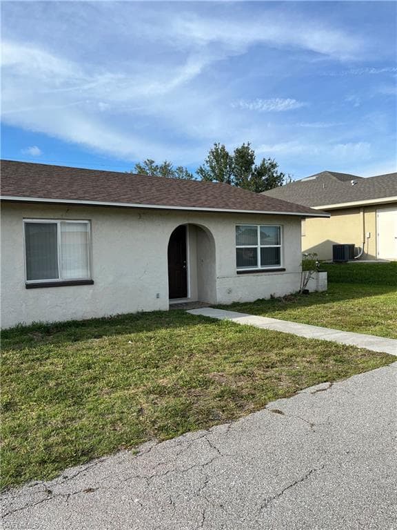 525 SE Van Loon TER CAPE CORAL, FL 33990