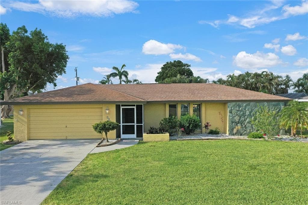 524 SE 36th ST CAPE CORAL, FL 33904