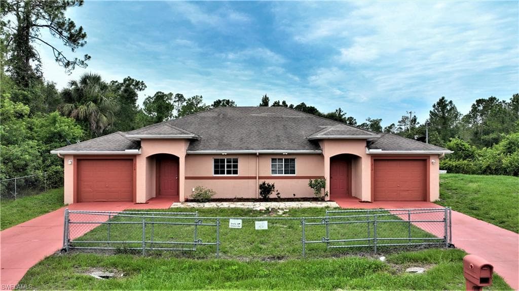 212 E 12th ST LEHIGH ACRES, FL 33972
