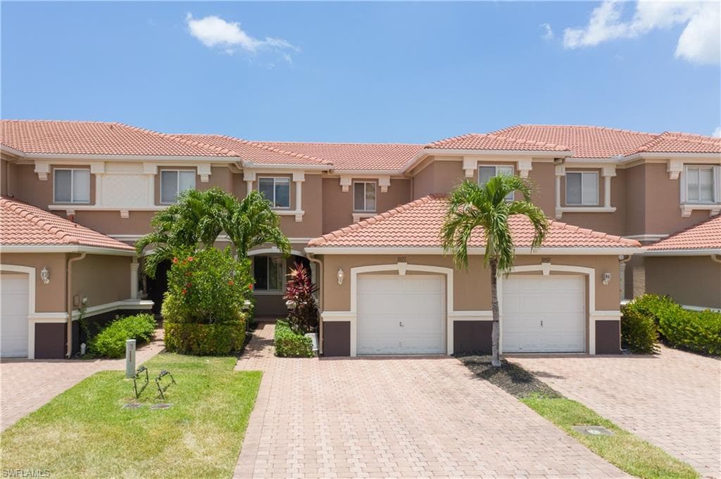 9771 Roundstone CIR FORT MYERS, FL 33967