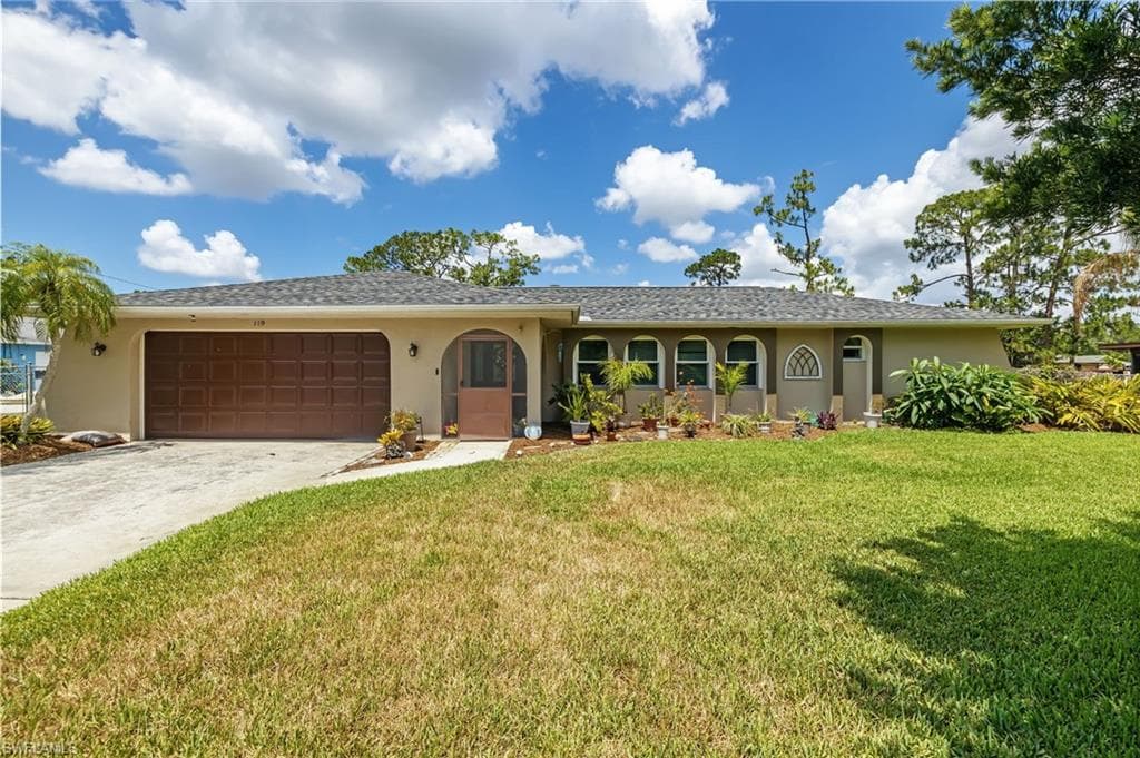 119 McArthur AVE LEHIGH ACRES, FL 33936