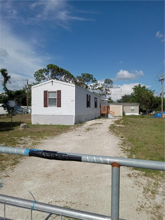 8305 Ebson DR NORTH FORT MYERS, FL 33917