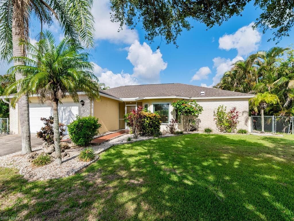 132 NE 24th AVE CAPE CORAL, FL 33909
