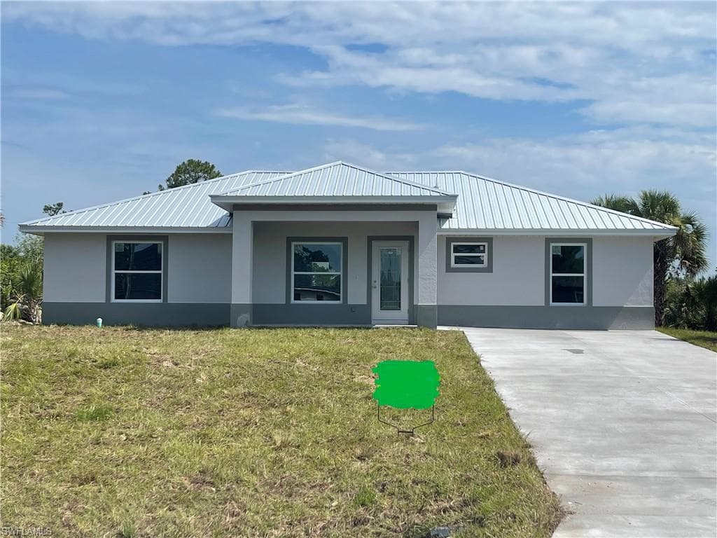 5021 Pike LN LABELLE, FL 33935