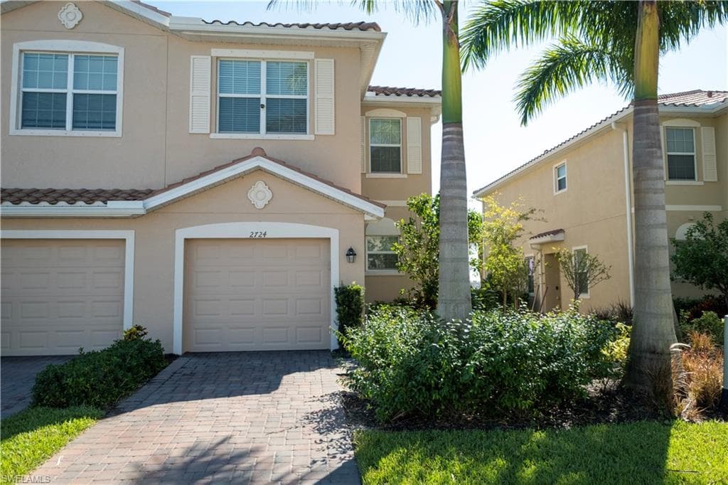 2724 Blossom WAY NAPLES, FL 34120