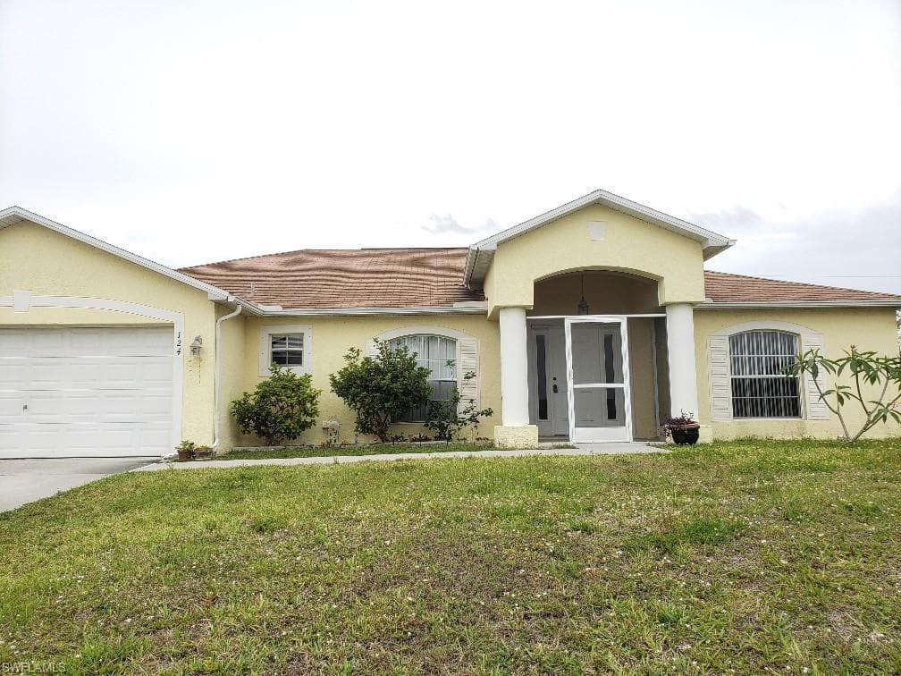 124 SE 4th TER CAPE CORAL, FL 33990