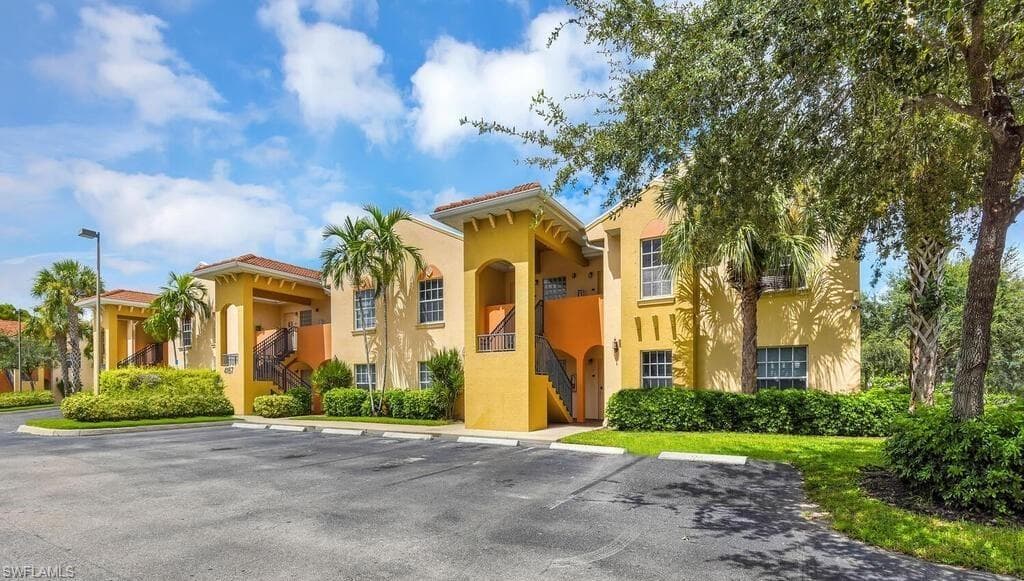 4110 Castilla CIR 102 FORT MYERS, FL 33916