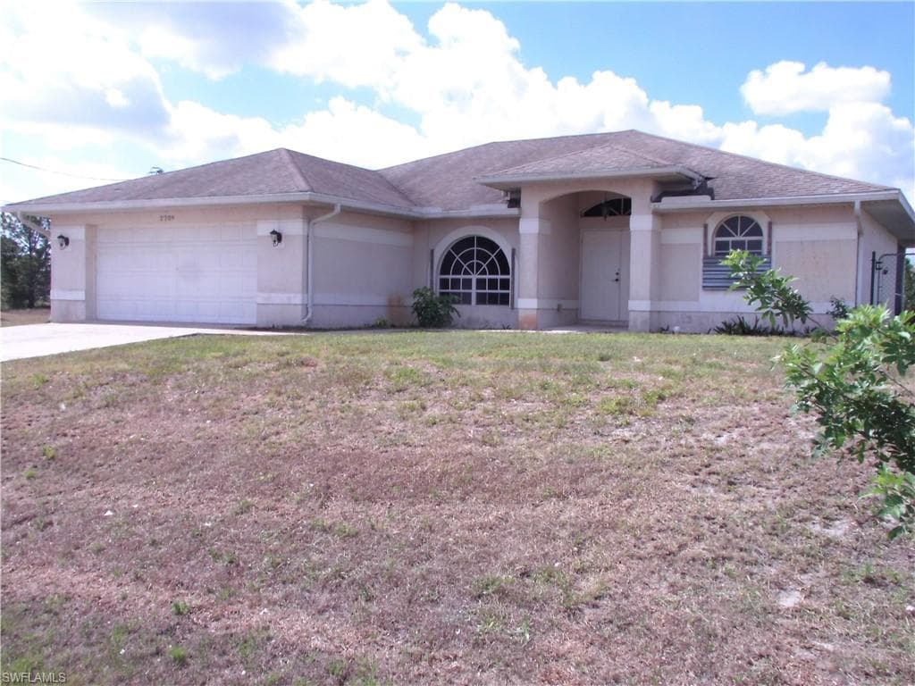 2709 37th ST SW LEHIGH ACRES, FL 33976