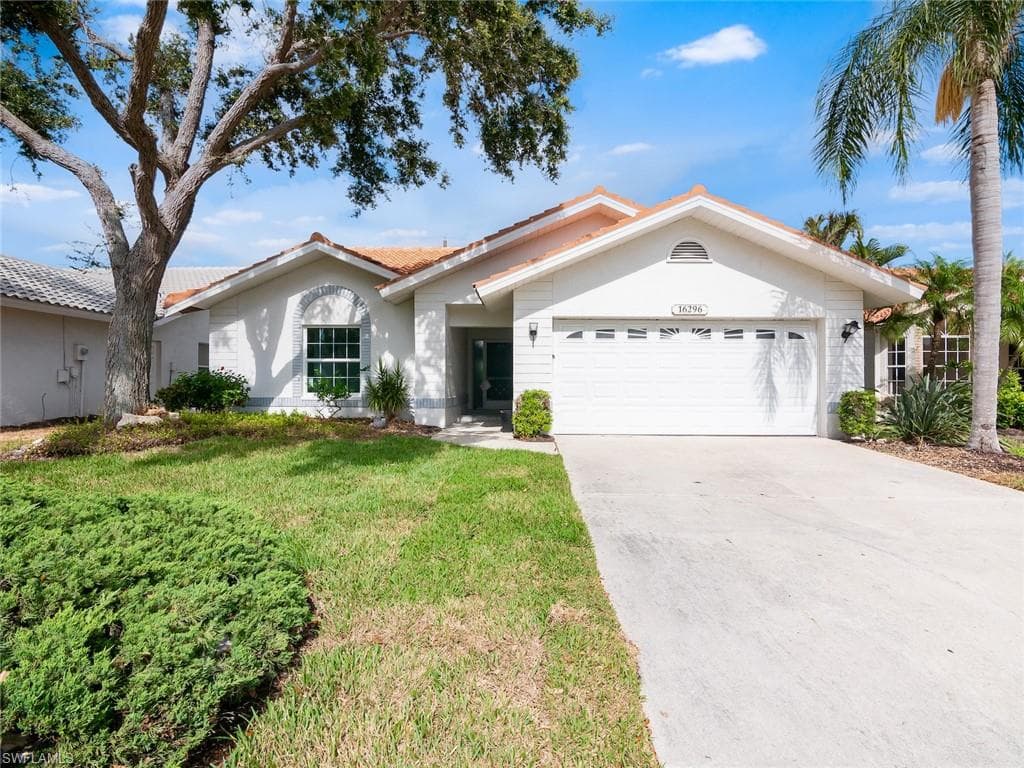 16296 Kelly Woods DR FORT MYERS, FL 33908