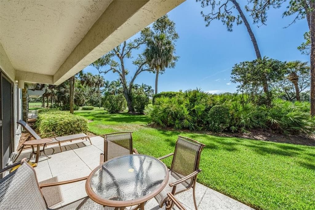 109 Clubhouse LN 195 NAPLES, FL 34105