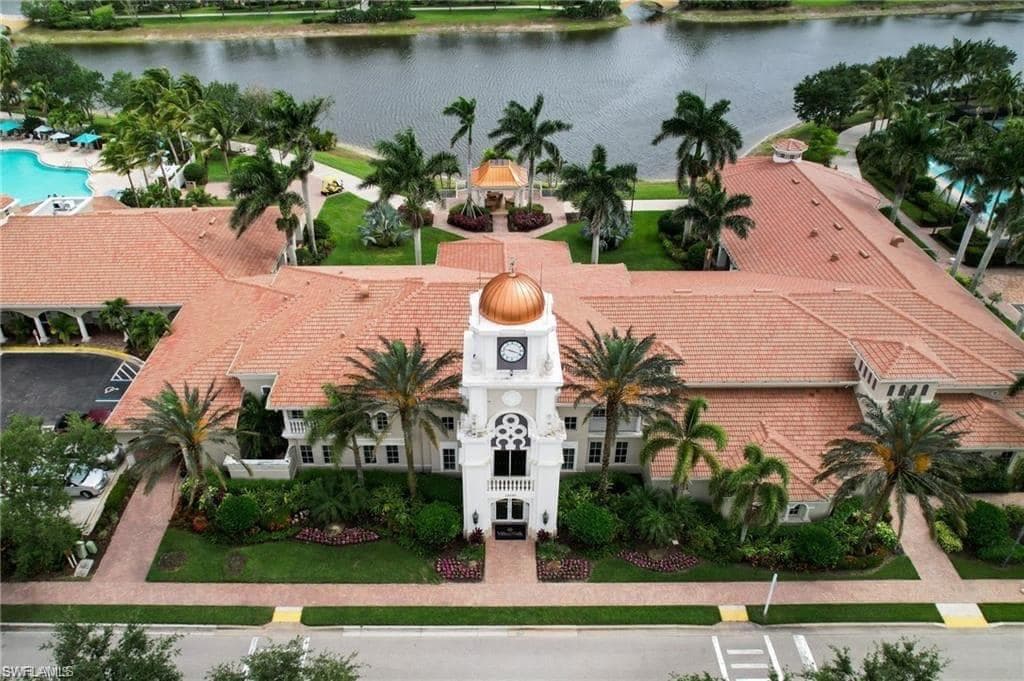 15383 Laughing Gull LN BONITA SPRINGS, FL 34135