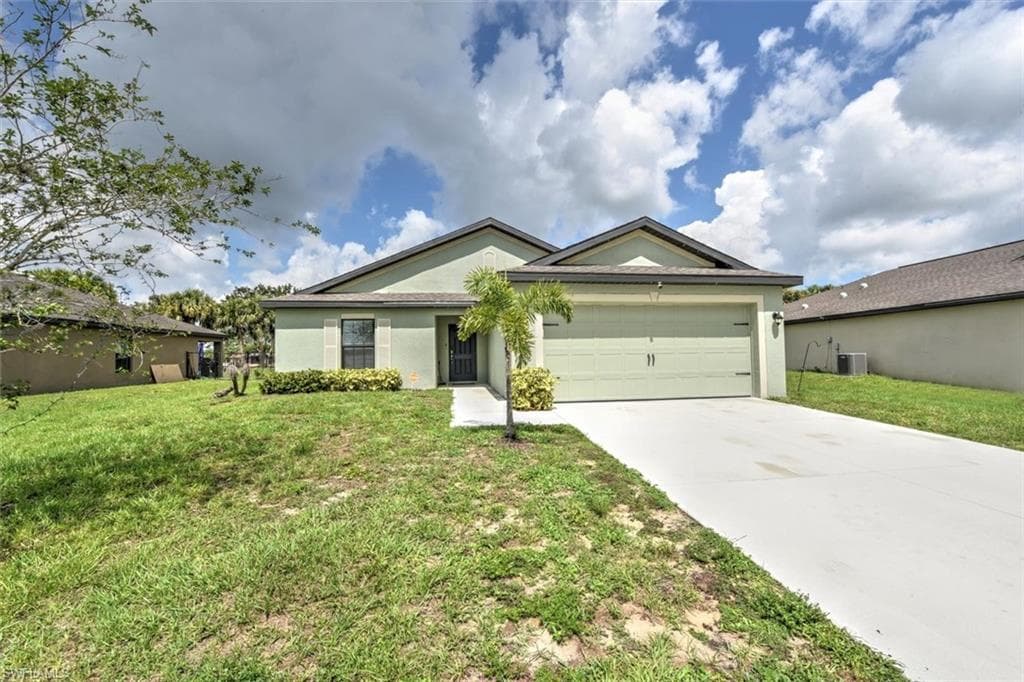471 Shadow Lakes DR LEHIGH ACRES, FL 33974