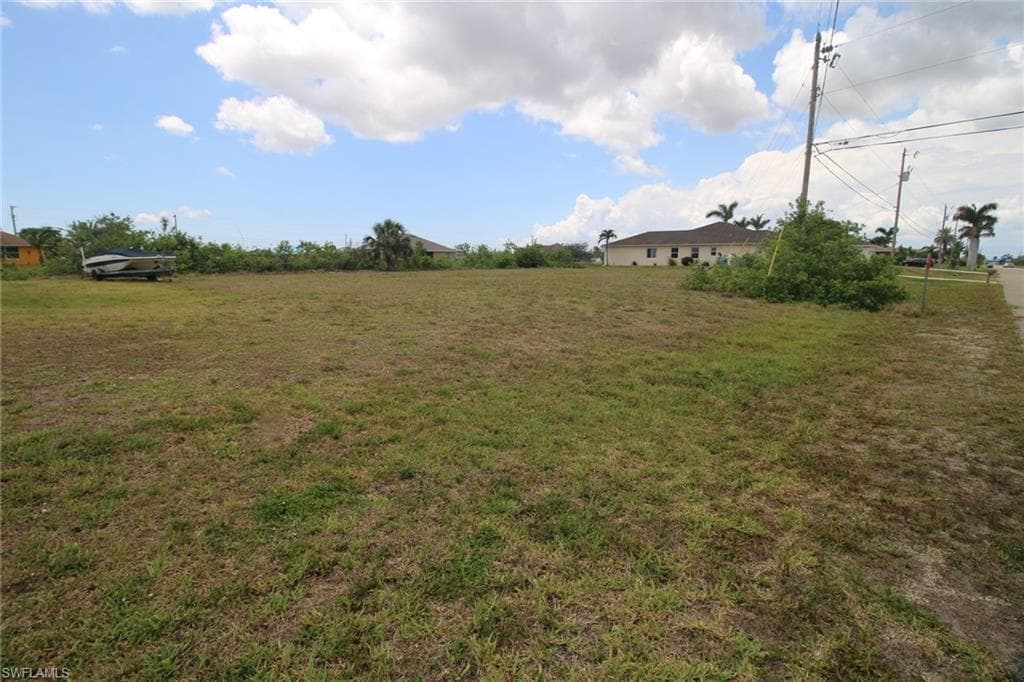 904 NW 3rd AVE CAPE CORAL, FL 33993