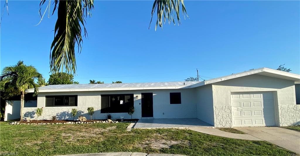 740 Tower DR CAPE CORAL, FL 33904