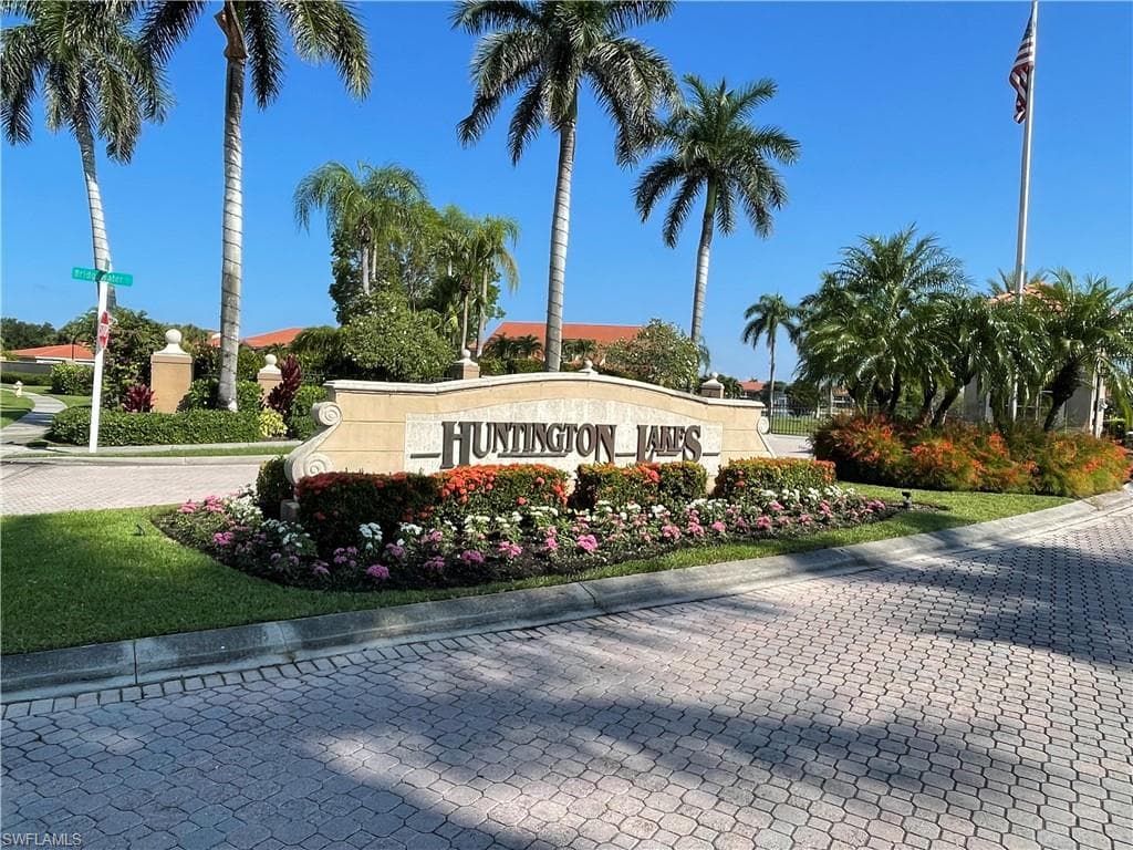 6940 huntington lakes circle NAPLES, FL 34119