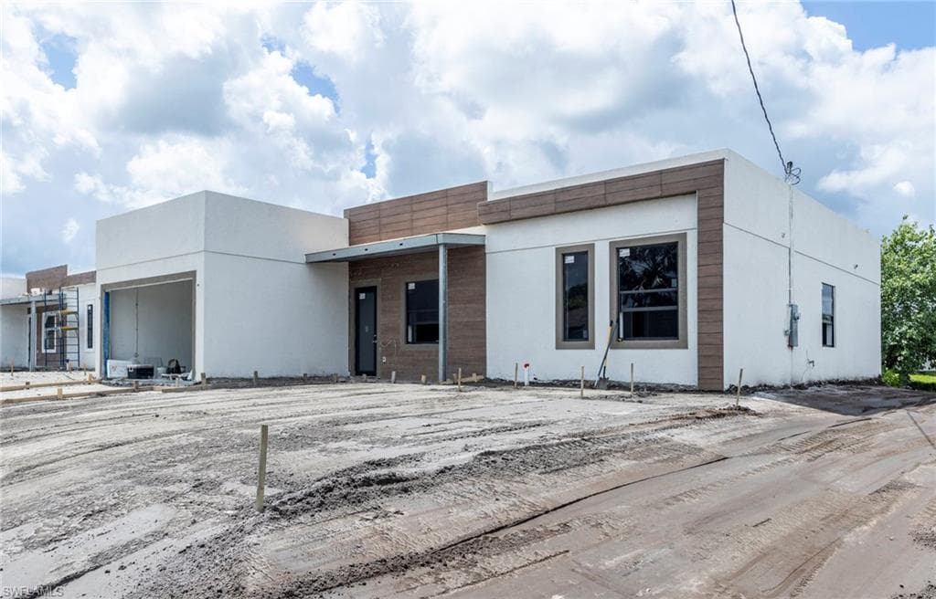 2906 65th ST W LEHIGH ACRES, FL 33971