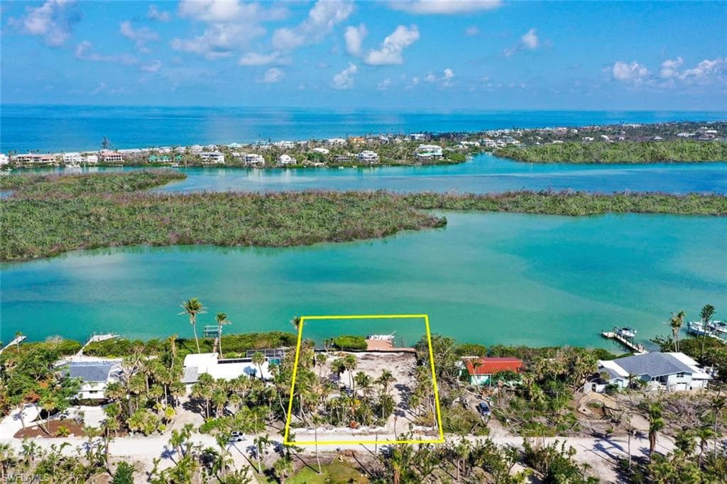 2651 Coconut DR SANIBEL, FL 33957