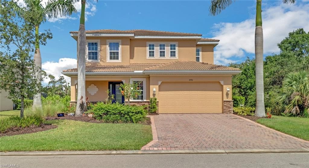 3290 Banyon Hollow LOOP NORTH FORT MYERS, FL 33903