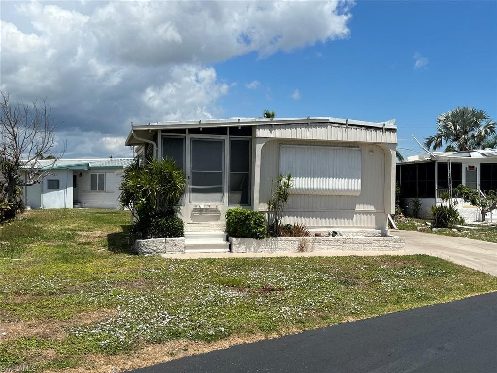 128 Dawn ST FORT MYERS, FL 33908