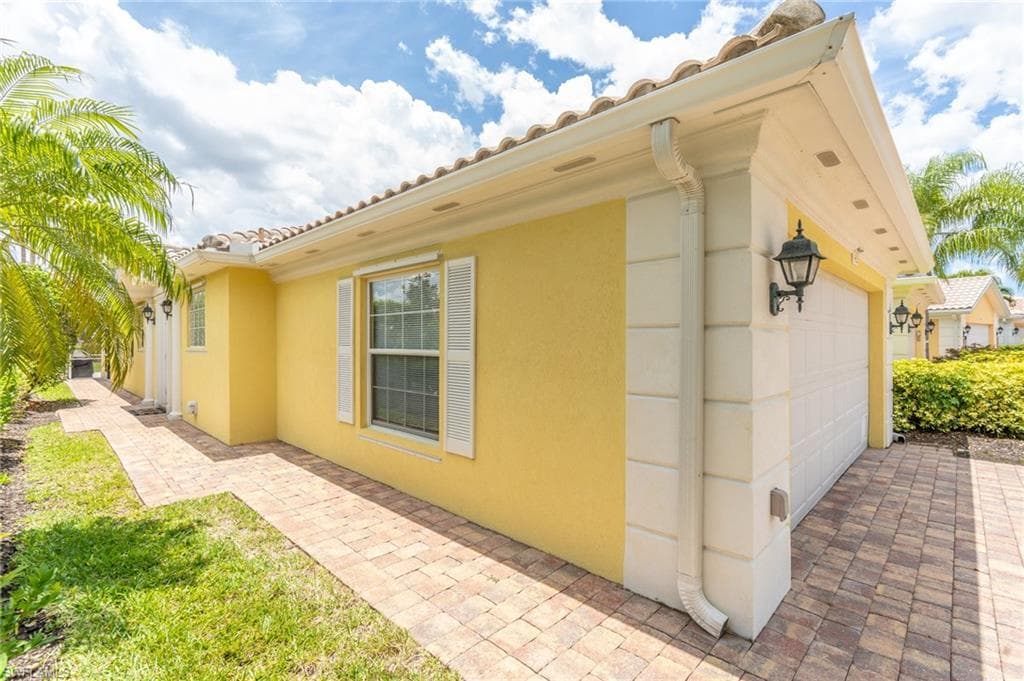 7402 Emilia LN NAPLES, FL 34114