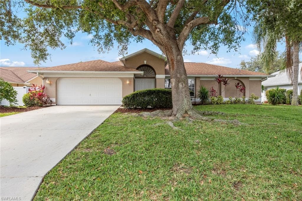 10268 Boca CIR NAPLES, FL 34109
