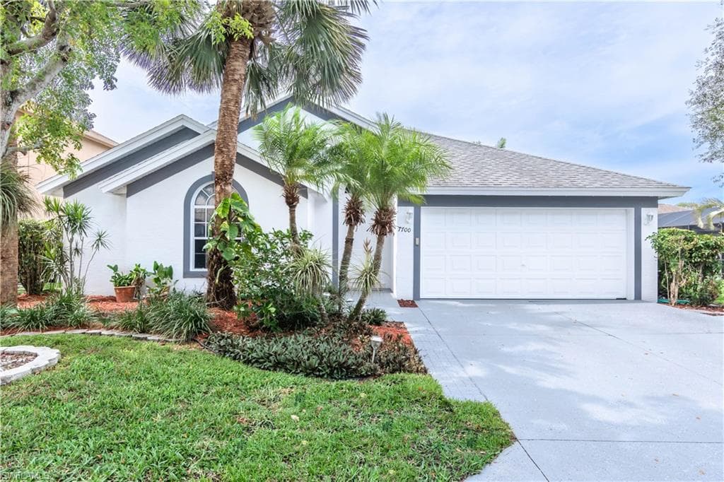 7700 Citrus Hill LN NAPLES, FL 34109