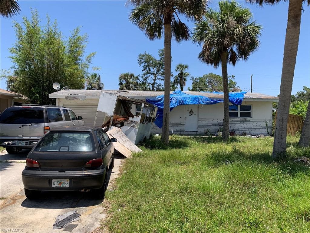 2618 Lakeshore CIR PORT CHARLOTTE, FL 33952