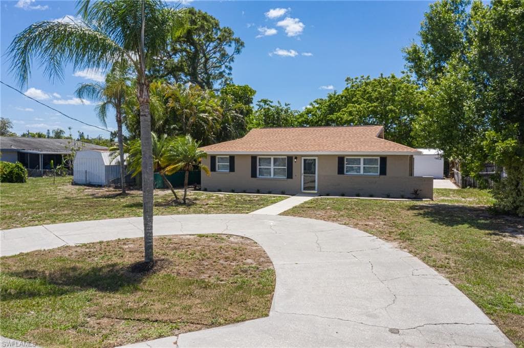 7436 Pine DR FORT MYERS, FL 33967