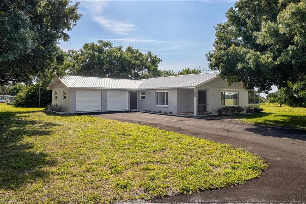 1453 River RD MOORE HAVEN, FL 33471