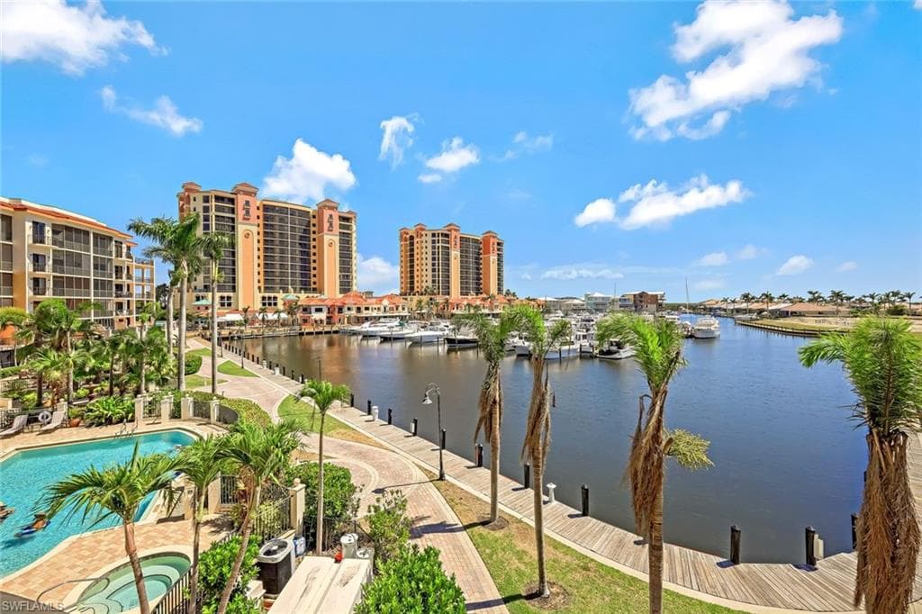 5702 Cape Harbour DR 202 CAPE CORAL, FL 33914