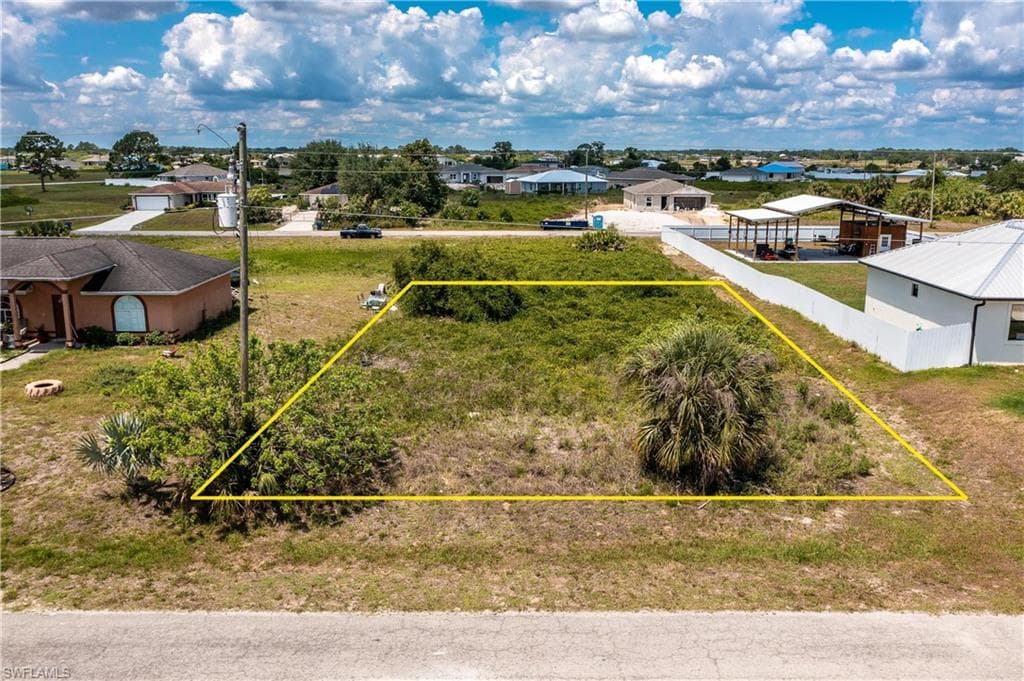 8014 Mangrove CIR LABELLE, FL 33935