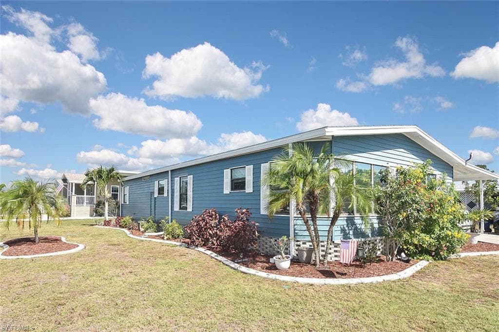 9817 Creekwood LN FORT MYERS, FL 33905